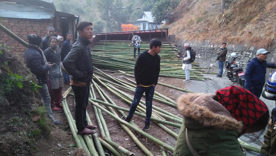 truck durghatana  (2)
