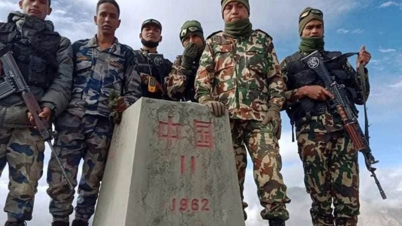 _114665098_nepal-security-forces_china_border