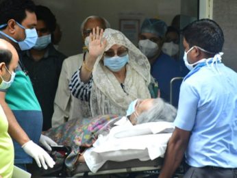 Dilip-Kumar-gets-discharged-from-Hospital-346x260