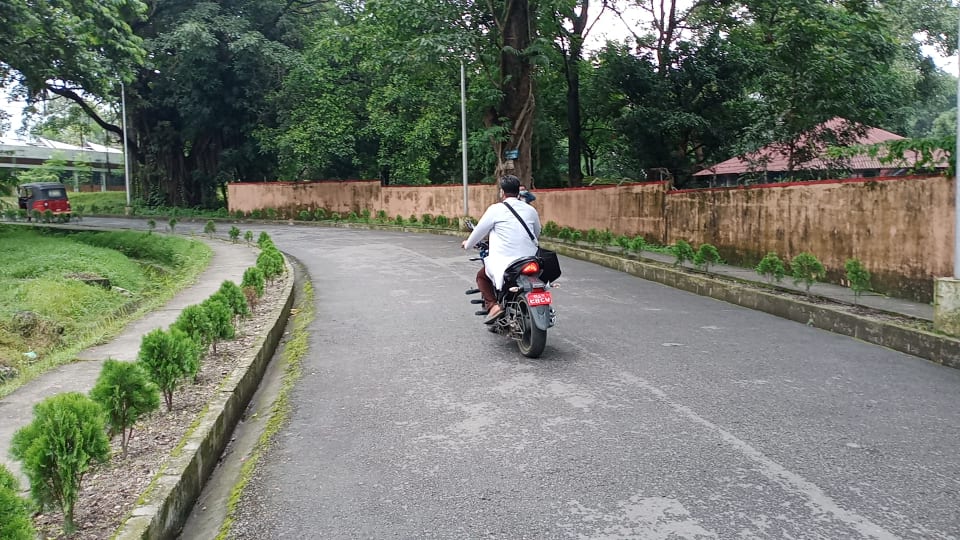 doctors without helmet2