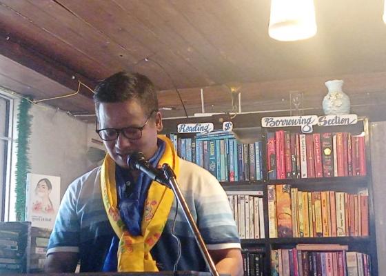कवि पाख्रिनको दगुरिहिँड्ने चौबाटोको भारत संस्करण विमोचन