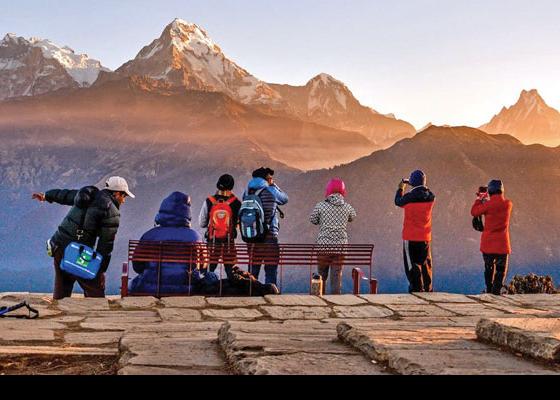 पर्यटन क्षेत्रमा उत्साह थपिँदै ,एघार महिनामा नेपाल आए नौ लाख बढी पर्यटक