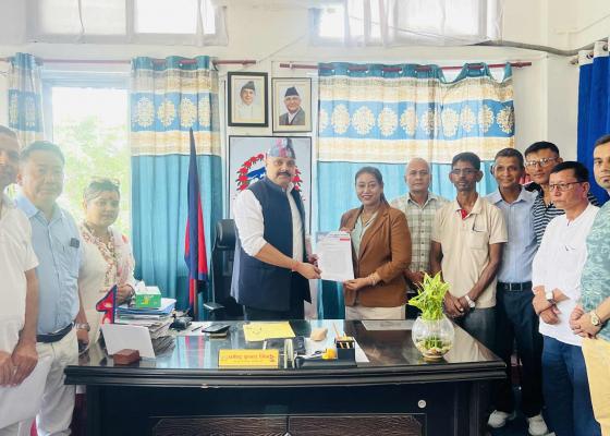 इटहरीको बुढीखोलादेखि देवीखोलासम्मका घर तथा संरचना दशै तिहारअघि  नभत्काउन उद्योगी व्यवसायीको माग