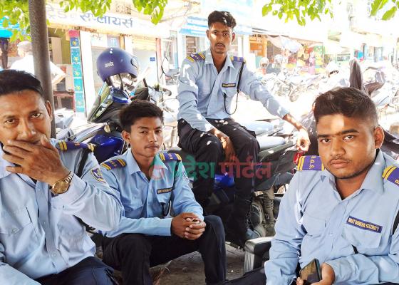 लिलामीको झन्झटमा इटहरी मल, बैंकले राखेको गार्ड लखेटिए 