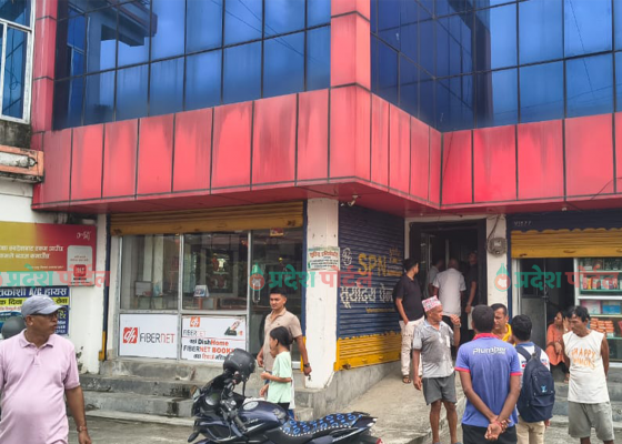 पसल फोडेर इटहरीमा ४६ लाख रुपैयाँ बराबरको सुनचाँदी चोरी