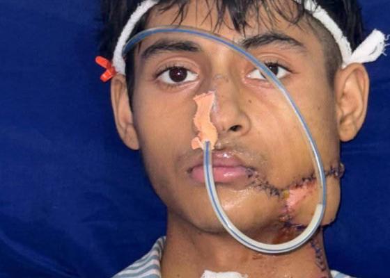 आफ्नै रगतले आफ्नो इतिहास लेखेर 