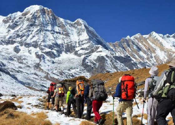 पर्यटकलाई पदयात्रामा नजान प्रशासनको आग्रह