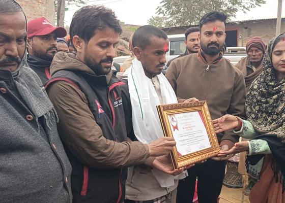 सत्यनारायणलाई एमबीबीएस अध्ययनको खर्च जुटाइदिन घरमै पुग्छन् सहयोगी सत्यनारायणलाई एमबीबीएस अध्ययनको खर्च जुटाइदिन घरमै पुग्छन् सहयोगी