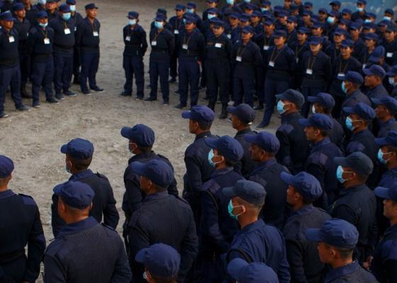 ‘निर्वाचन प्रहरी’को पोसाक खरिदमा ४० करोडको घोटाला ‘निर्वाचन प्रहरी’को पोसाक खरिदमा ४० करोडको घोटाला