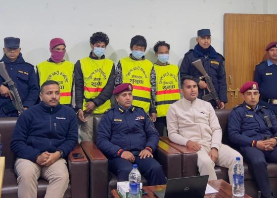  शृंखलाबद्ध बीभत्स हत्यामा संलग्न चार जना प्रहरी नियन्त्रणमा , ओखलढुंगा प्रहरीले गर्यो सार्वजनिक    