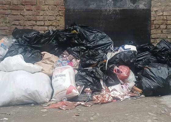 फोहोर व्यवस्थापनमा विवाद चर्किँदा इटहरी ‘दुर्गन्धित’