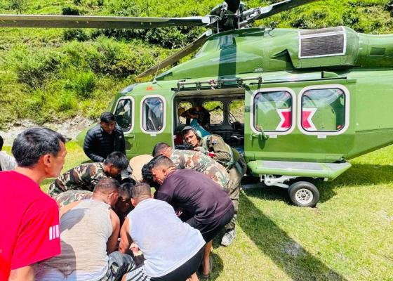 आज बिहानैदेखि सेनाको हेलिकोप्टरमार्फत उद्धार जारी