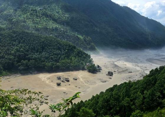 नेपाल प्रहरीद्वारा ‘टिमुरे टु त्रिवेणी’ अप्रेशन सञ्चालन नेपाल प्रहरीद्वारा ‘टिमुरे टु त्रिवेणी’ अप्रेशन सञ्चालन