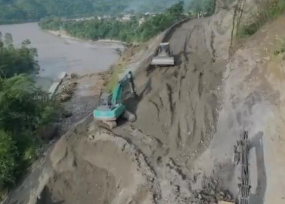 कृष्णभीरमा पहाड काटेर २५० मिटर नयाँ ट्रयाक, भदौभित्रै सडक खुलाउने लक्ष्य कृष्णभीरमा पहाड काटेर २५० मिटर नयाँ ट्रयाक, भदौभित्रै सडक खुलाउने लक्ष्य