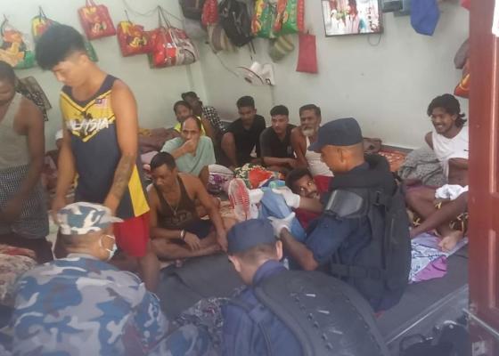 मोरङ कारागारमा प्रशासनको सर्च अपरेसन, १० लाखभन्दा बढी नगद र आठ रड बरामद मोरङ कारागारमा प्रशासनको सर्च अपरेसन, १० लाखभन्दा बढी नगद र आठ रड बरामद