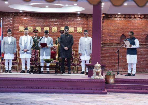 नवनियुक्त उद्योगमन्त्री साहले लिए शपथ