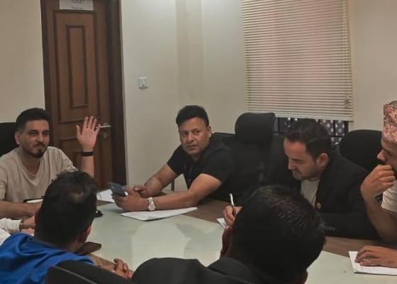 बाढी प्रभावित जनप्रतिनिधिहरुसँग मन्त्री लम्सालको छलफल 