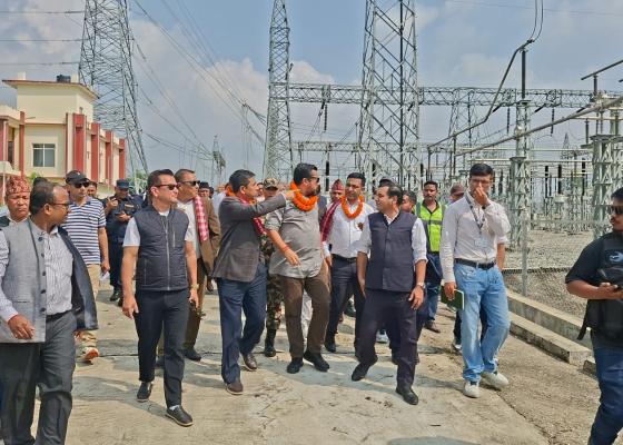 १२ वर्षदेखि अड्केको हेटौंडा -ढल्केबर ४०० केभी प्रसारण लाइनको काम सकाउन ऊर्जामन्त्री श्रेष्ठको सक्रियता, दशैलगत्तै सञ्चालनमा आउने