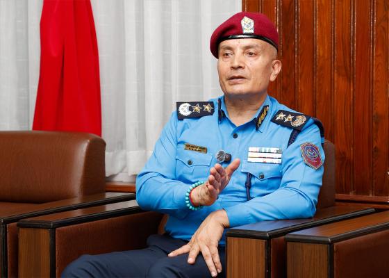 आईजीपी दानबहादुर कार्कीमाथि राजीनामाको दबाब परेको दाबी, कानुनी परामर्शमा जुटे