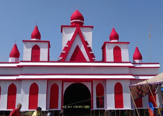 इटहरीमा २५ वर्षदेखि निरन्तर सार्वजनिक दुर्गा पूजा, घटस्थापनादेखि भक्तजनको घुइँचो इटहरीमा २५ वर्षदेखि निरन्तर सार्वजनिक दुर्गा पूजा, घटस्थापनादेखि भक्तजनको घुइँचो